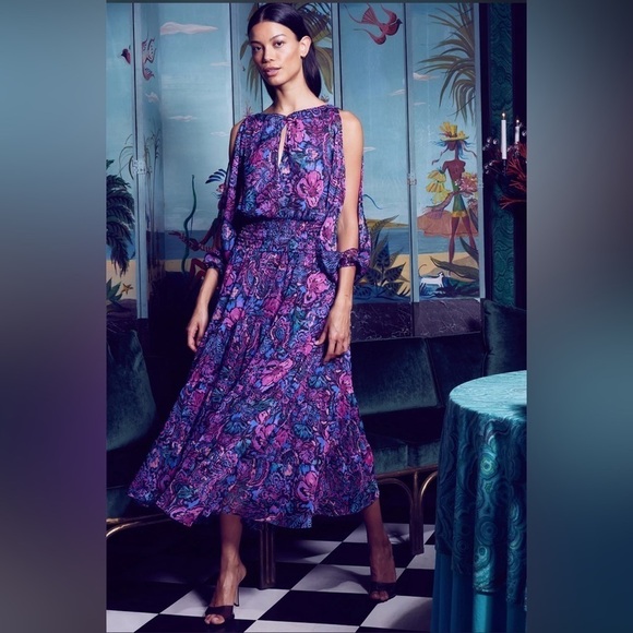Misa Los Angeles Dresses & Skirts - MISA LOS ANGELES Jessica floral print split sleeve midi dress XL NWT